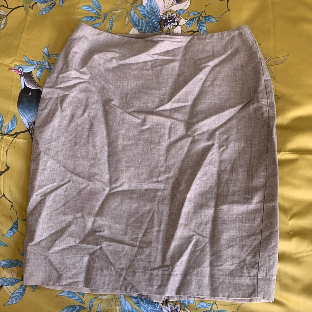 Ann Taylor cream skirt size 8